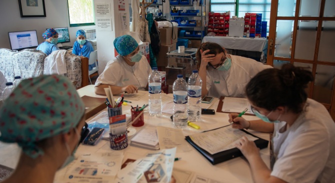 В Испания за последните 24 часа от коронавируса починаха 430