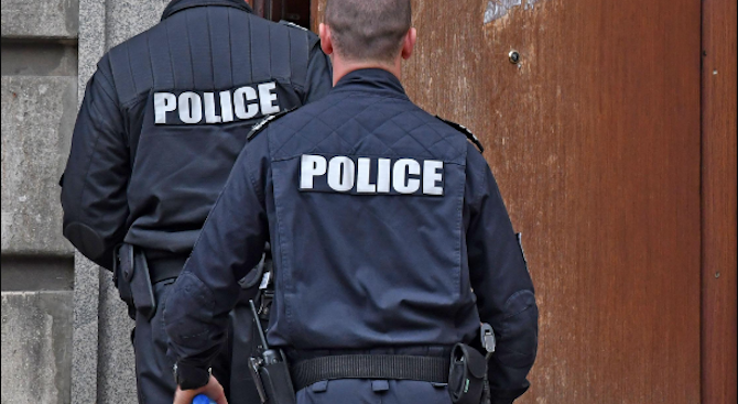 Арестуваха мъж и жена за побой на полицаи в Пловдив