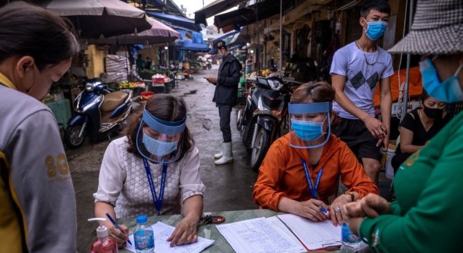  Във Виетнам от на следващия ден стартира отчасти унищожаване на рестриктивните мерки поради болестта 