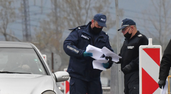Разследват 23-ма за неверни декларации при преминаване на КПП при Софийска област