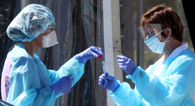 Епидемията от коронавируса е взела 22 245 жертви във Франция