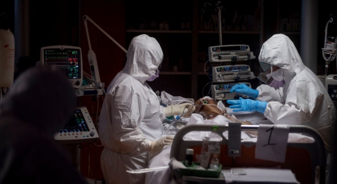 Броят на починалите от новия коронавирус в Иран наближава 6000,