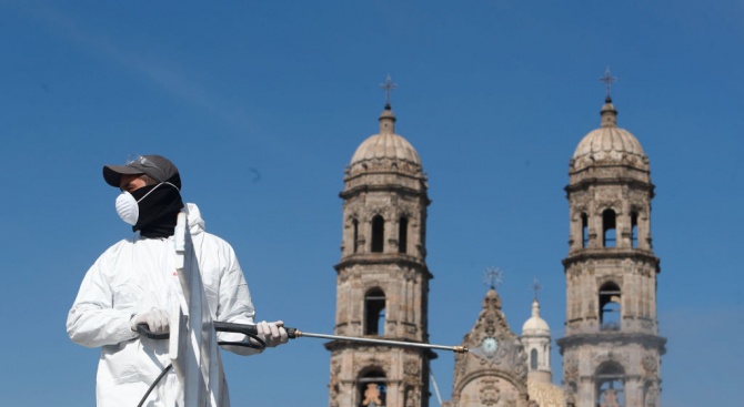  В Мексико за едно денонощие бяха регистрирани над 1400 случая на заразяване с ковид 