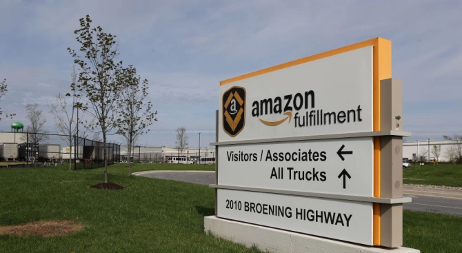 Американският гигант в онлайн търговията Амазон Amazon съобщи на служителите