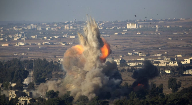 Експлозии разтърсиха днес сирийска военна база със складове с боеприпаси