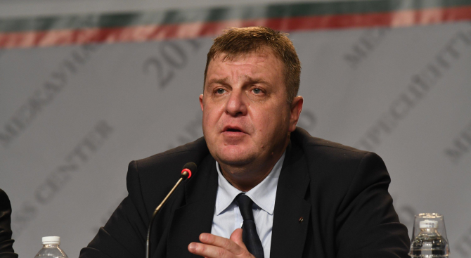  Каракачанов: Трябва да създадем по този начин, че след рецесията българите да останат тук 
