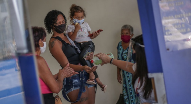 Над 15 хиляди са жертвите на COVID-19 в Латинска Америка 