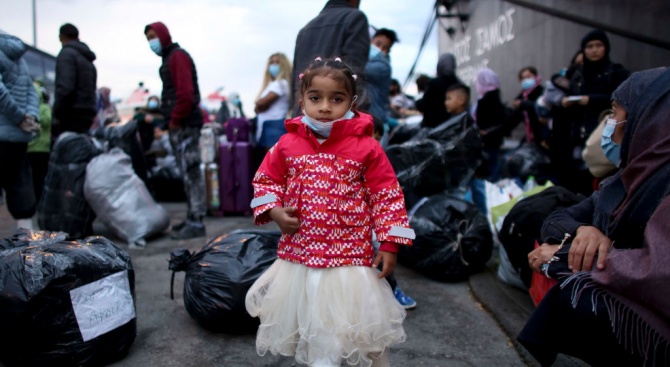 Гърция удължи до 21 май ограниченията в лагерите за бежанци