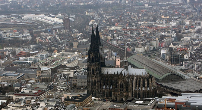  Катедралата в Кьолн ще приема стеснен брой туристи 