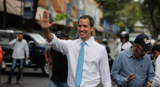 Двама съветници на Гуайдо хвърлиха оставки след провалената мисия по нахлуване във Венецуела