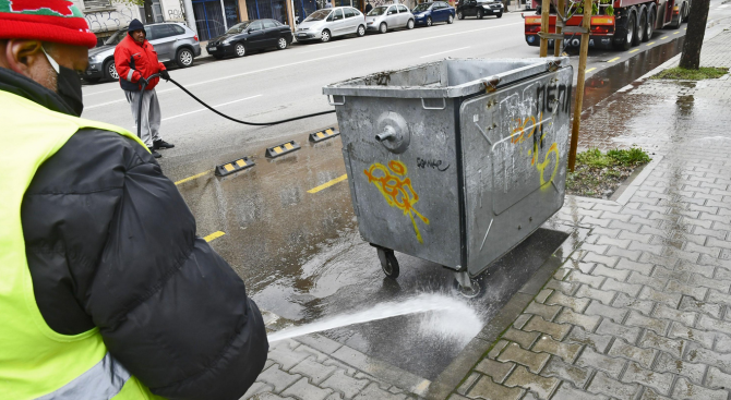 Започва измиването на основни улици в район „Подуяне“