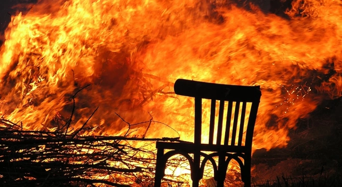 Девет души загинаха при пожар в хоспис в Русия съобщиха