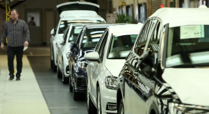 Автомобилните продажби в Китай са намалели отново през април но