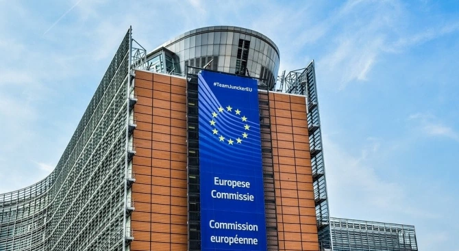 Европейската комисия съобщи че настоятелно приканва България Чехия Франция и
