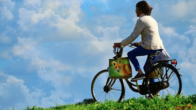 Бързо ходене или каране на велосипед три пъти седмично предпазва от деменция