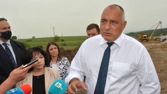 Премиерът Борисов: Водопроводът от яз. "Белмекен" за Перник не е давал аварии досега