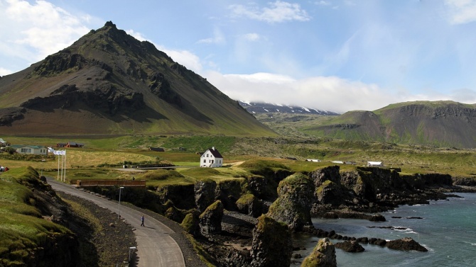 Нощните клубове, баровете и спортните зали в Исландия ще могат