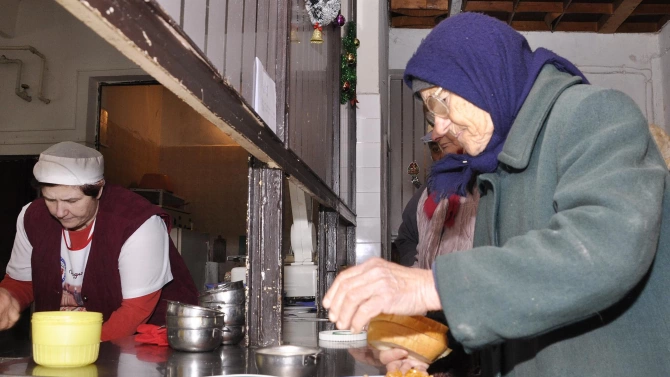 Над 5500 нуждаещи се ще получават топла храна от обществените