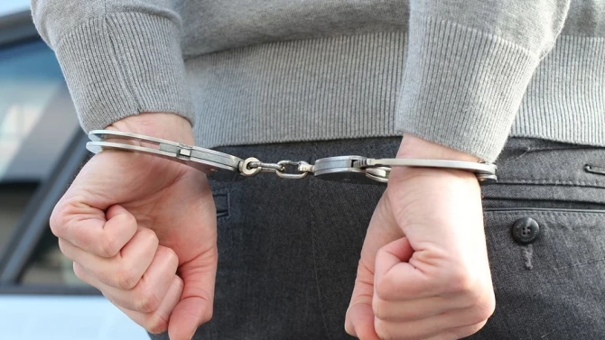Младеж на 18 години от Сливен е задържан за грабеж