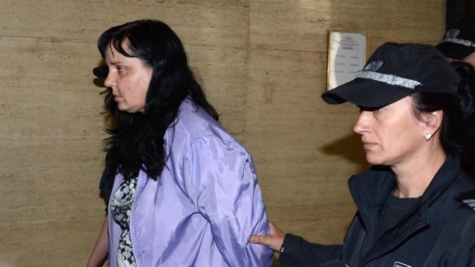 Делото срещу акушерката Емилия Ковачева която преби новородено стигна до