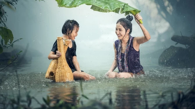 Индонезия започна да предизвиква изкуствени дъждове за да предотврати възникването