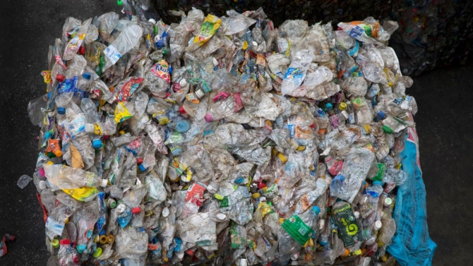 В Червен бряг започва проверка на загробения боклук в изоставен