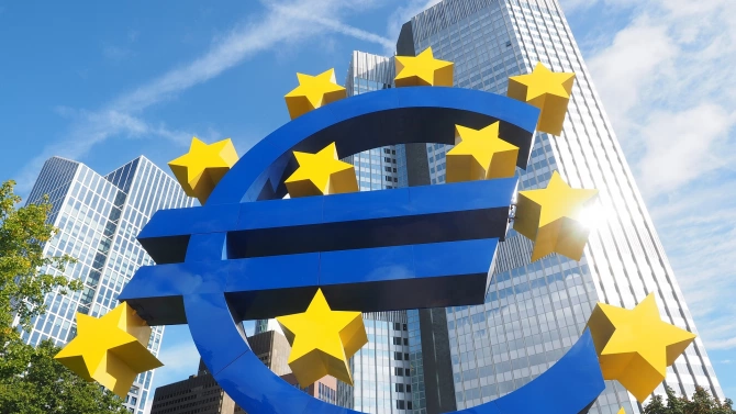 Европейската централна банка грабна целия нов дълг на Италия емитиран