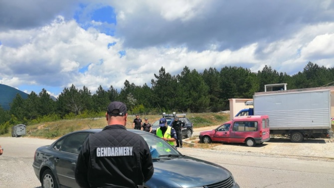 Спецоперация в Сливенско, петима души бяха арестувани