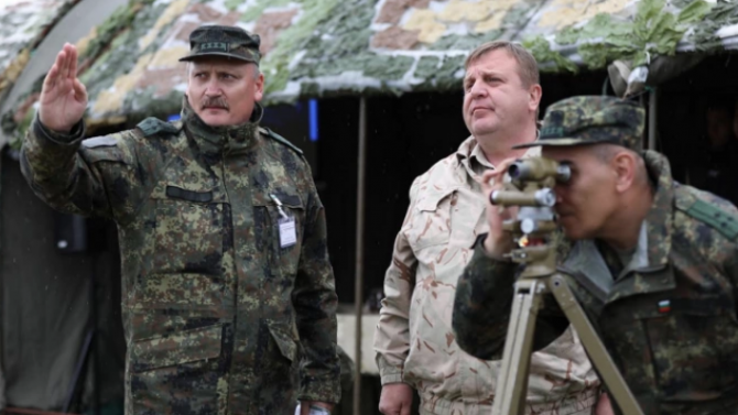 Каракачанов отново ще присъства на съвместни бойни стрелби