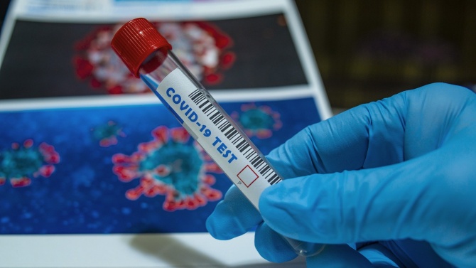 Най-голямо дневно увеличение на заразените с новия коронавирус от седмица