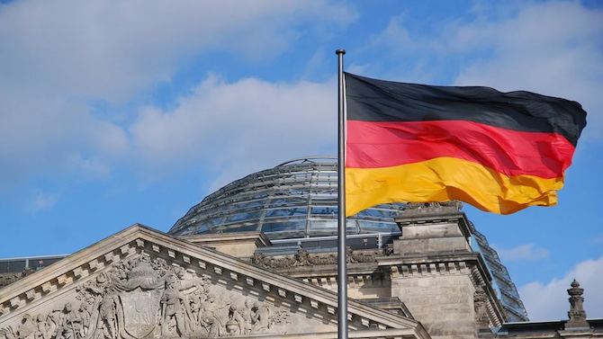 Терминът „раса“ в германската конституция може да бъде премахнат