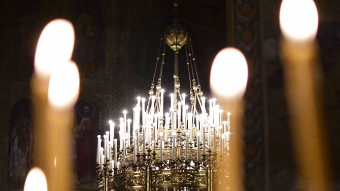 Православната църква отбелязва днес празника Свети Дух който винаги е