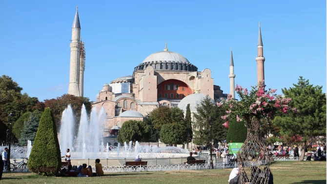Кметът на Истанбул Екрем Имамоглу е отхвърлил идеята Света София