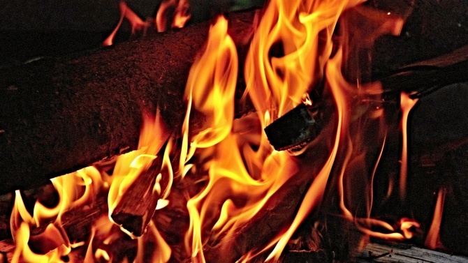 Пожар горя в селскостопанска постройка в девинско село