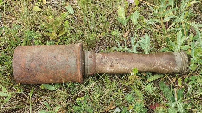 Военни обезвредиха невзривен боеприпас, открит край Добринище