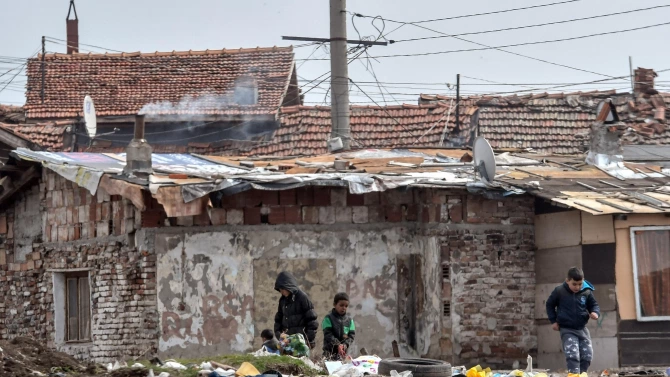 Продължава събарянето на незаконните постройки в район Северен в Пловдив