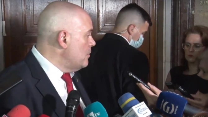 Иван Гешев обяви че главният прокурор е висш административен ръководител