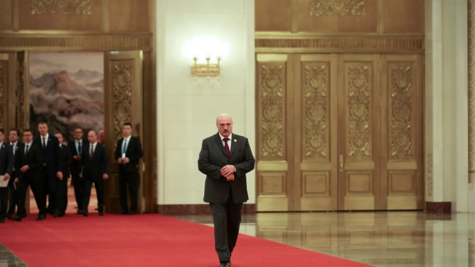 Беларуският президент Александър Лукашенко обвини днес Москва и Запада че