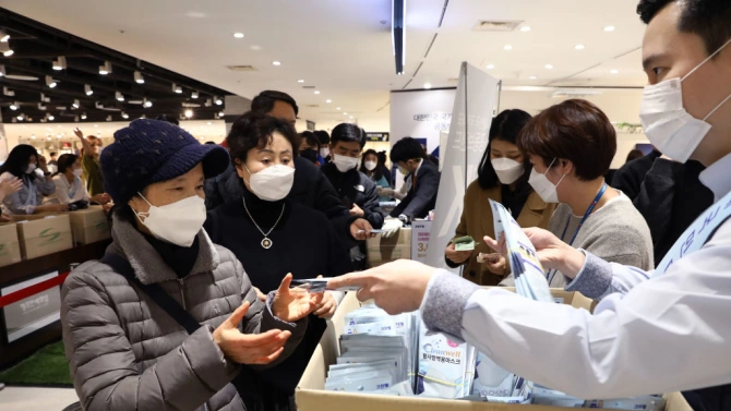 Южна Корея съобщи днес за най голям ръст на новите заразени