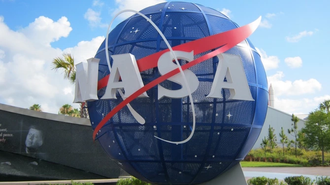 НАСА разработва програма за суборбитални пилотирани космически полети с търговски