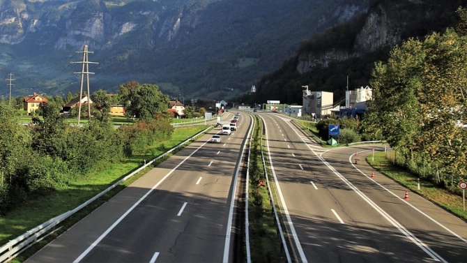 Автомобилният трафик между Франция и Испания се възобнови след като