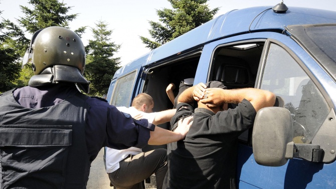 7 души са задържани при спецоперация в Белоградчик