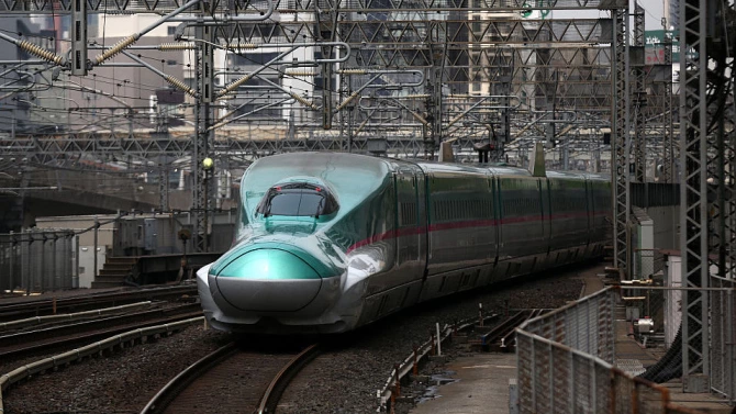 Новият свръхбърз влак на Китай премина успешни тестове предава Нова