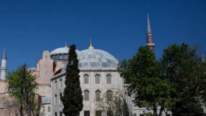 Църквата музей Св София в Истанбул е благодатна тема за турските