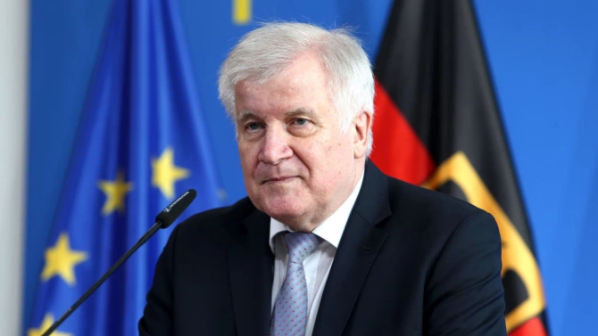 Германският министър на вътрешните работи Хорст Зеехофер забрани дясната екстремистката