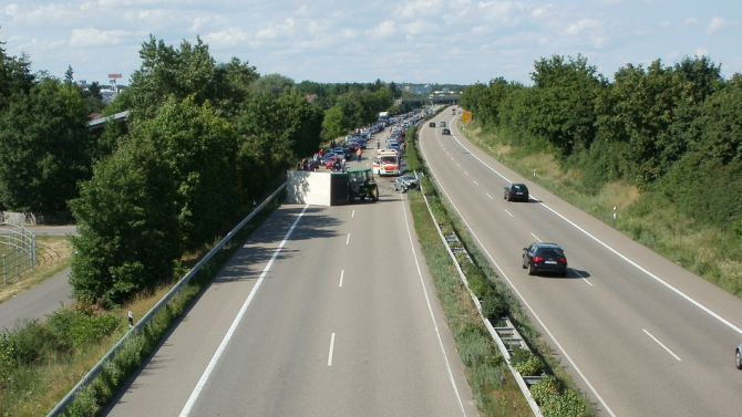 Тежка катастрофа затруднява движението по пътя Плевен - Бяла, в