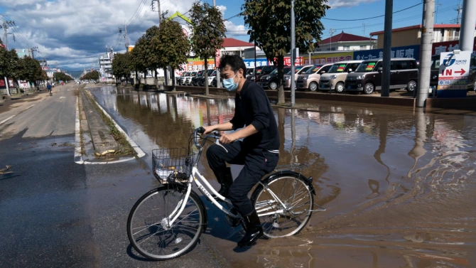 Проливни дъждове предизвикаха наводнения и активизираха свлачища в Югозападна Япония