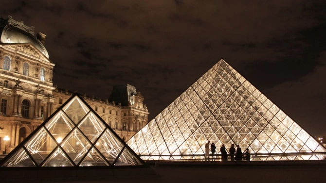 Лувърът в Париж отвори врати за посетители след три месеца