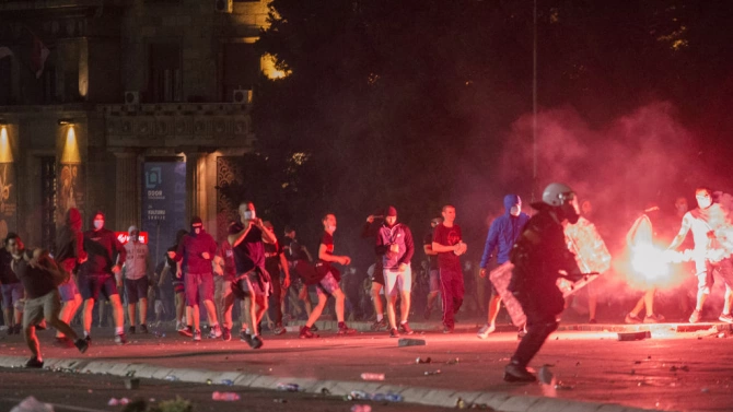 Пета поредна нощ в Сърбия се проведоха антиправителствени протести За