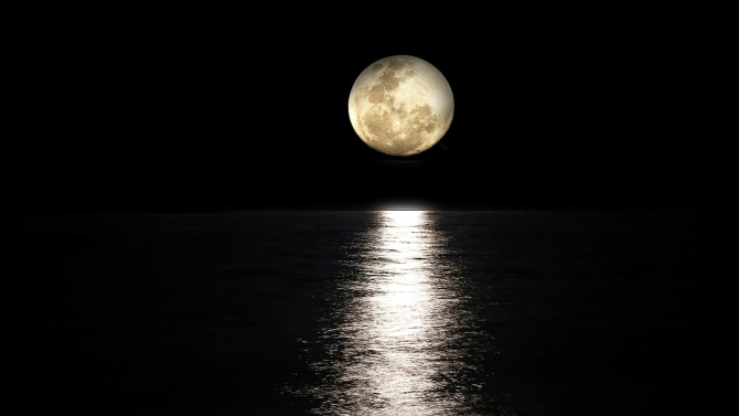 Луната преминава на празен ход от 06:22ч до 08:20ч. Луната